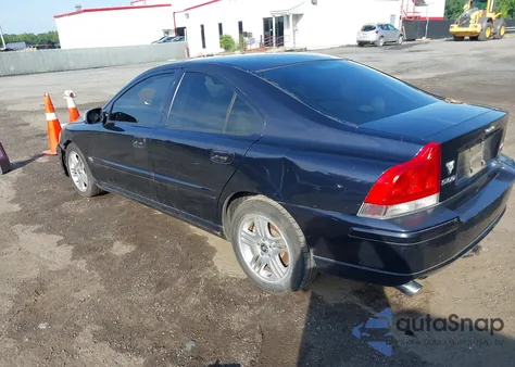 2005 Volvo S60 2.5T z USA, uszkodzony, nr VIN YV1RS592752479204